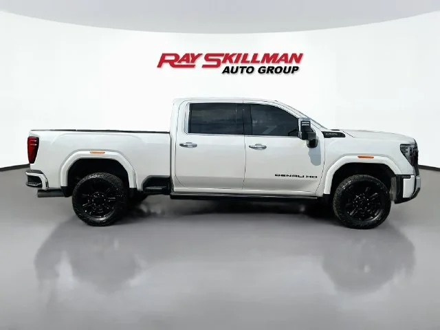 Used 2024 White GMC Denali Ultimate image 8