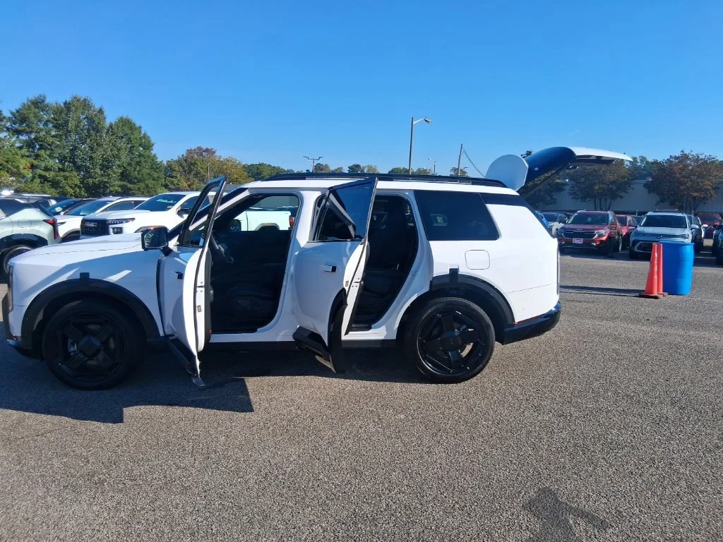 Certified Used 2027 White Kia X-Line SX-Prestige image 22