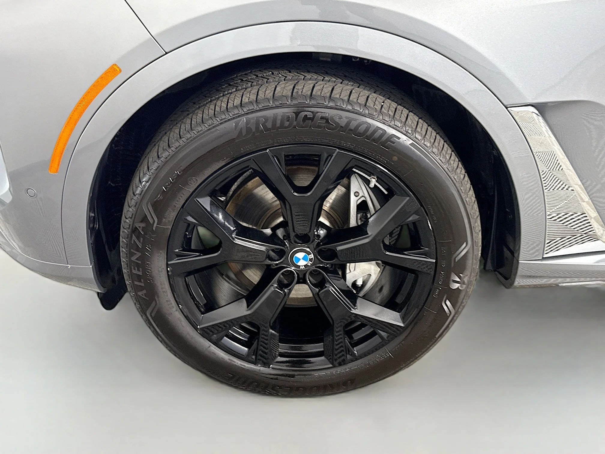 Used 2026 Skyscraper Gray Metallic BMW xDrive40i image 34