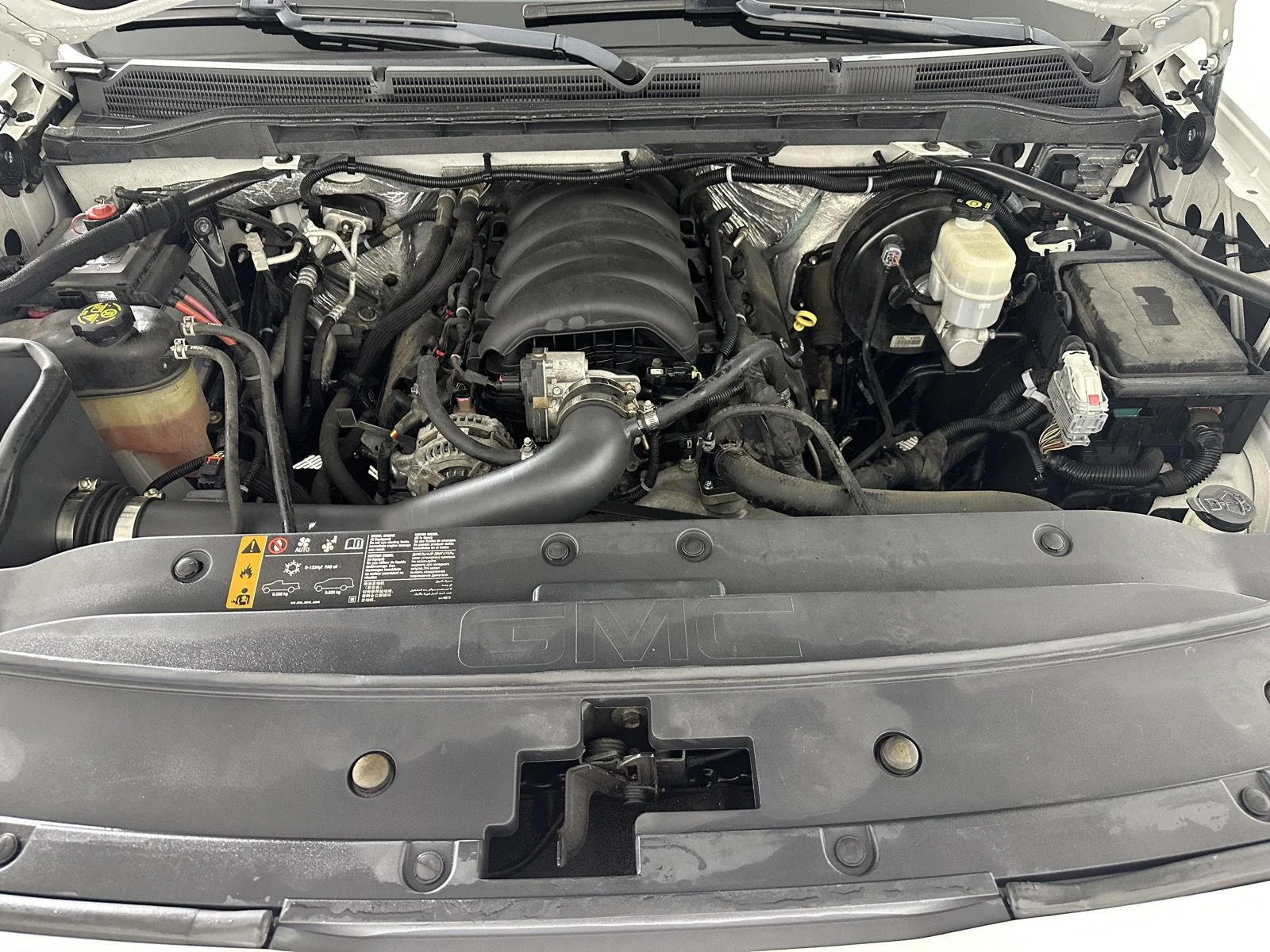 Used 2018 Summit White GMC SLT image 37