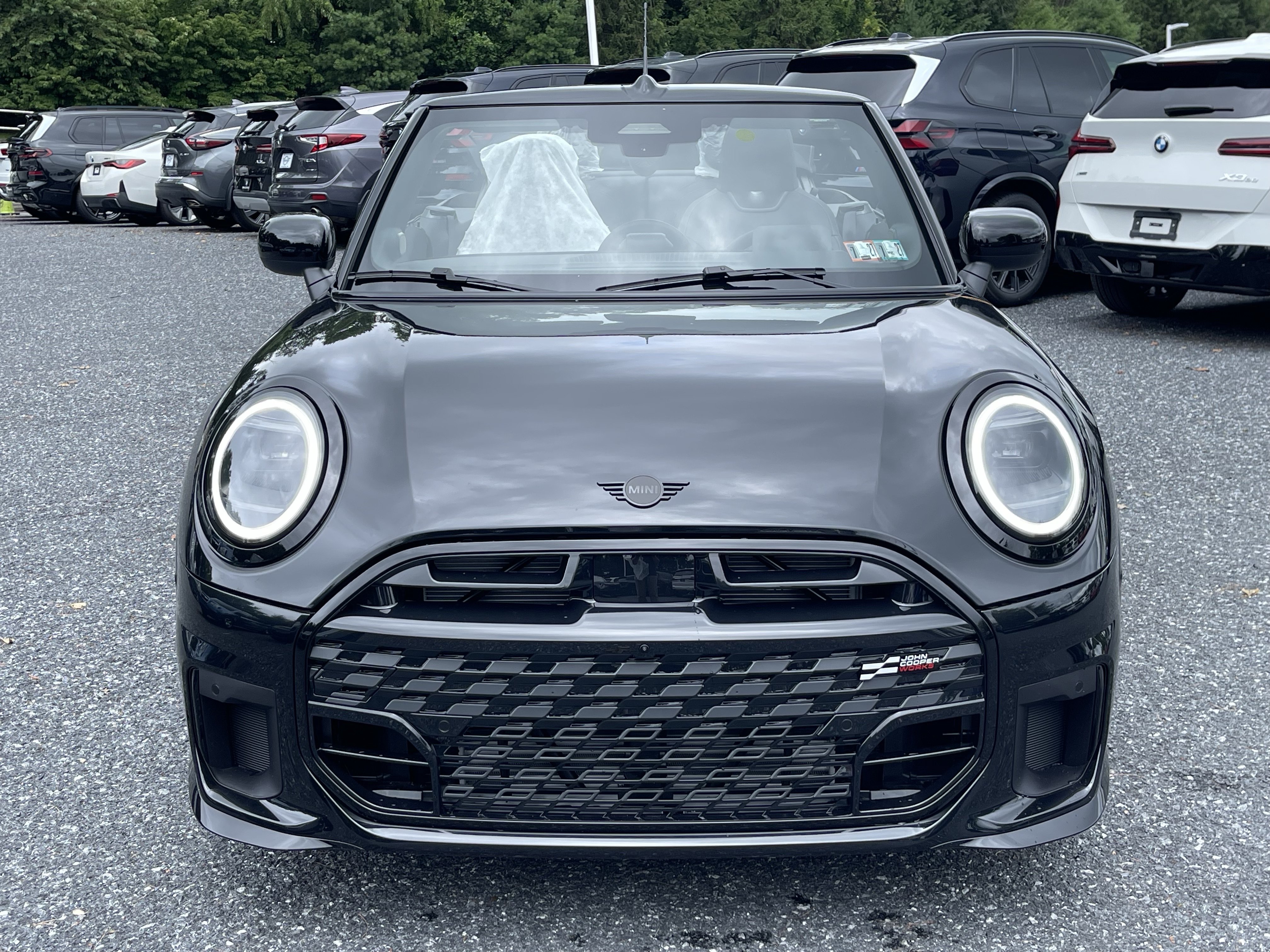 New 2026 Midnight Black II Metallic MINI Iconic image 2