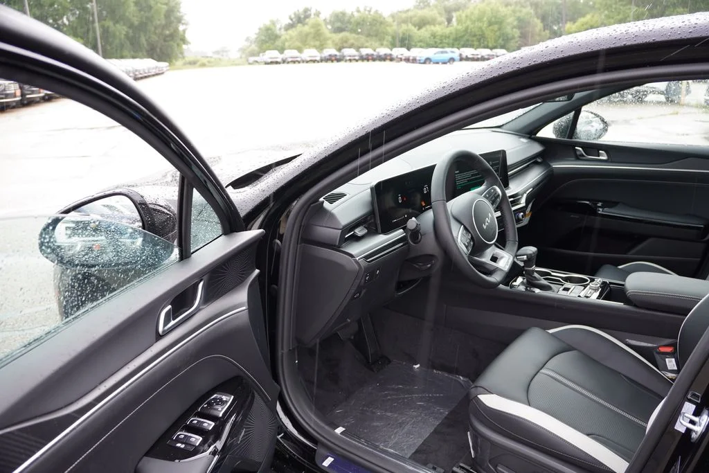 New 2026 Aurora Black Pearl Kia GT-Line AWD image 10