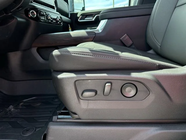 New 2026 Onyx Black GMC SLT image 26