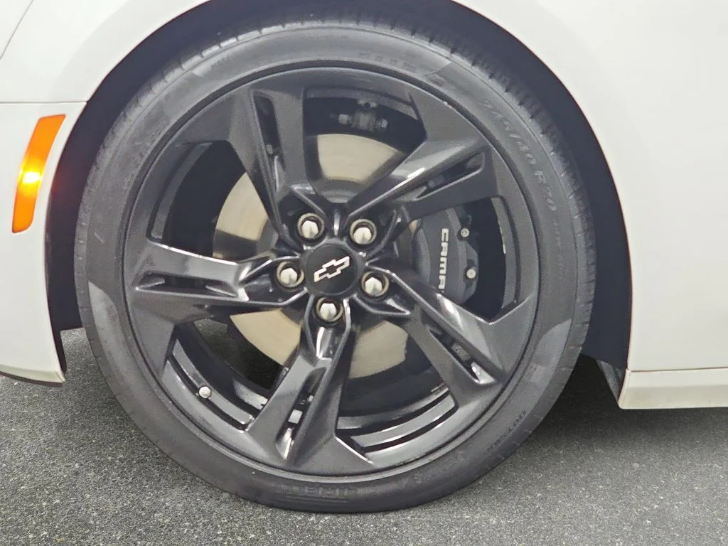 Used 2023 White Chevrolet LT1 image 34