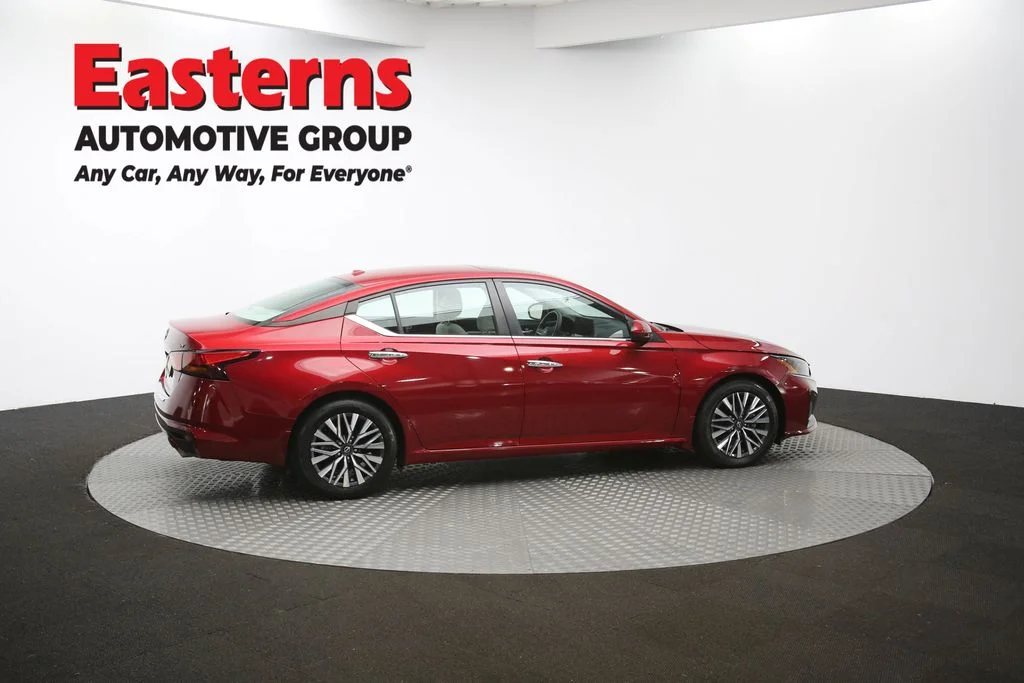 Used 2023 Red Nissan 2.5 SV image 43