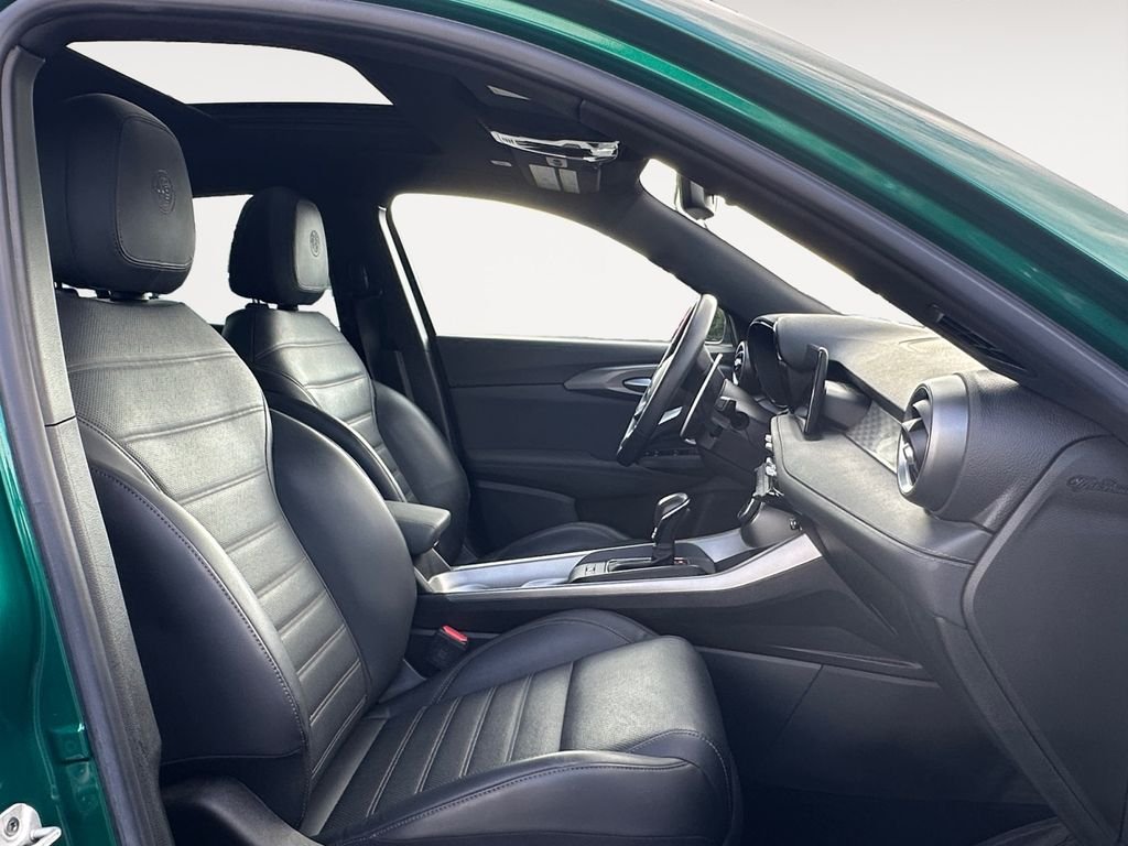 Used 2024 Green Alfa Romeo Veloce image 15