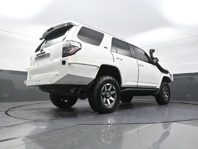 Used 2016 White Toyota SR5 Premium image 38