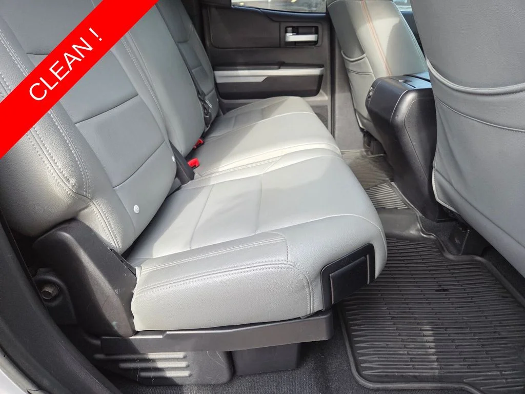 Used 2016 Silver Toyota SR5 image 17