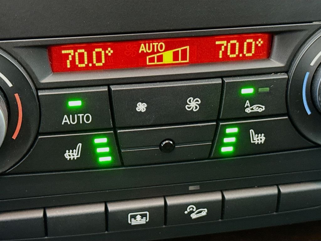 Used 2011 Red BMW 328i xDrive image 18