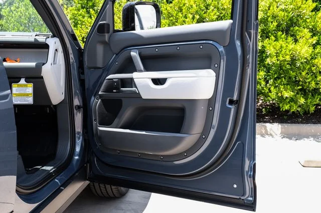 New 2026 Tasman Blue Land Rover X-Dynamic SE image 53