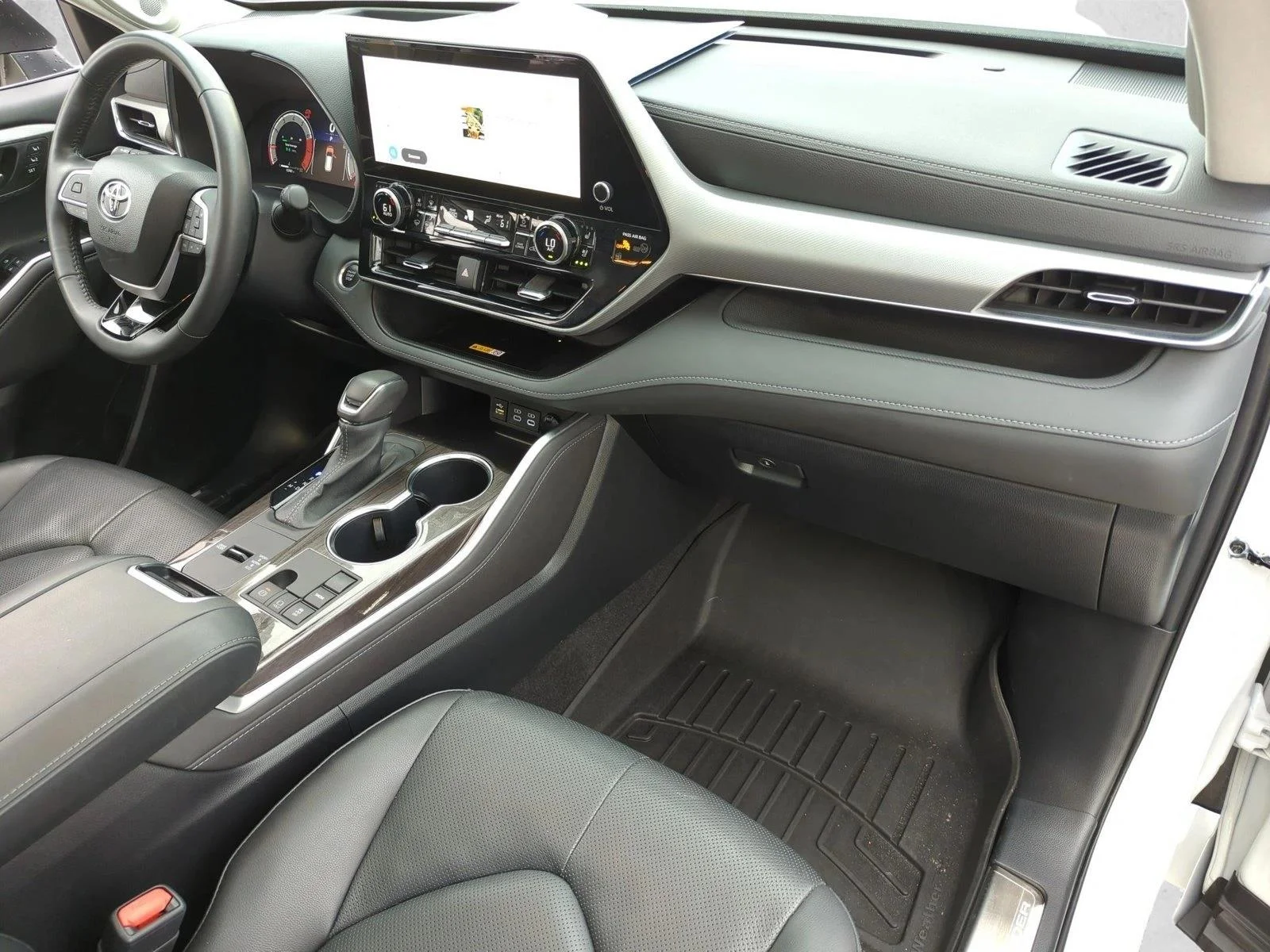 Used 2024 Wind Chill Pearl Toyota Platinum image 23