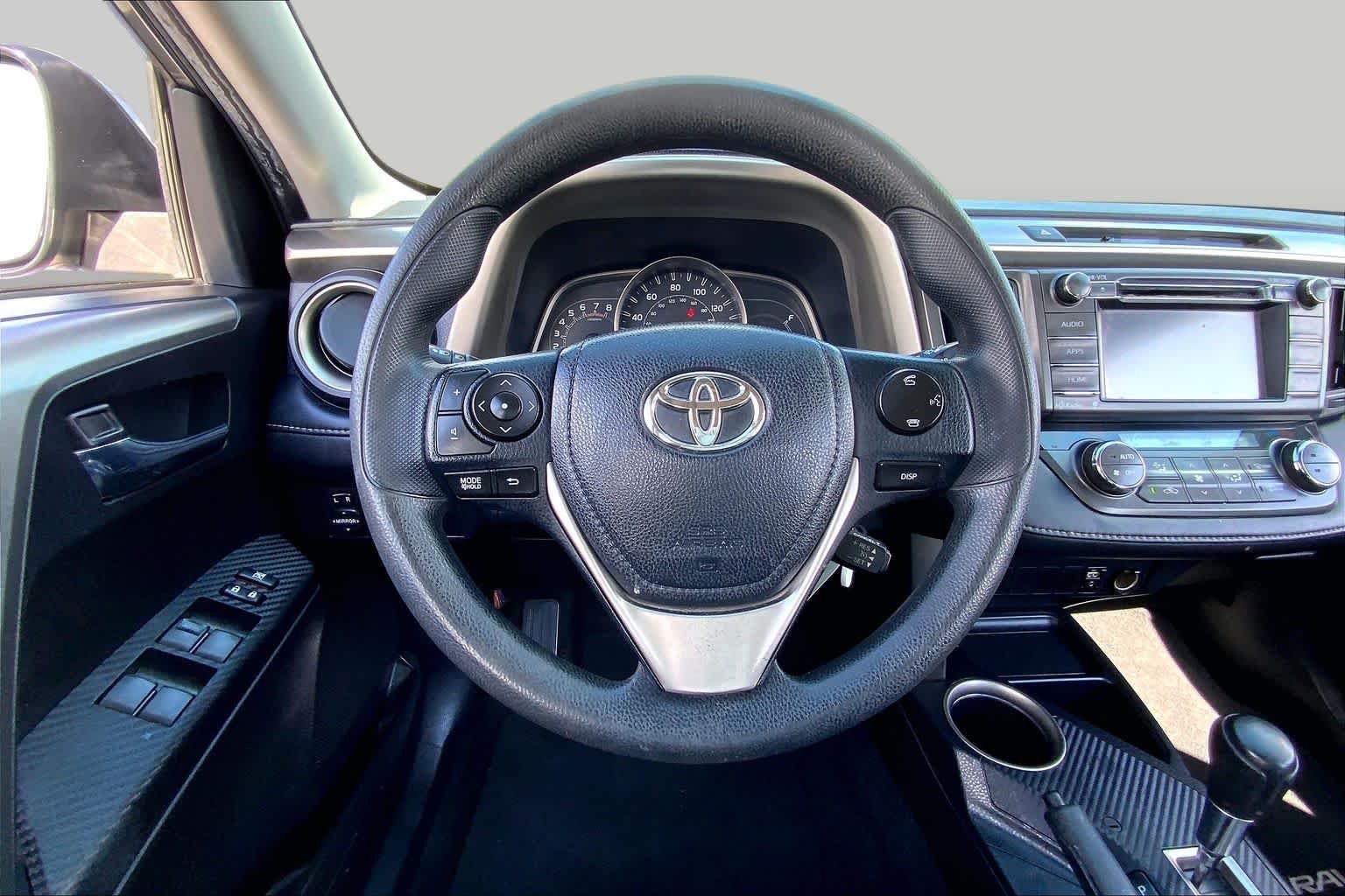 Used 2015 Magnetic Gray Metallic Toyota XLE image 5