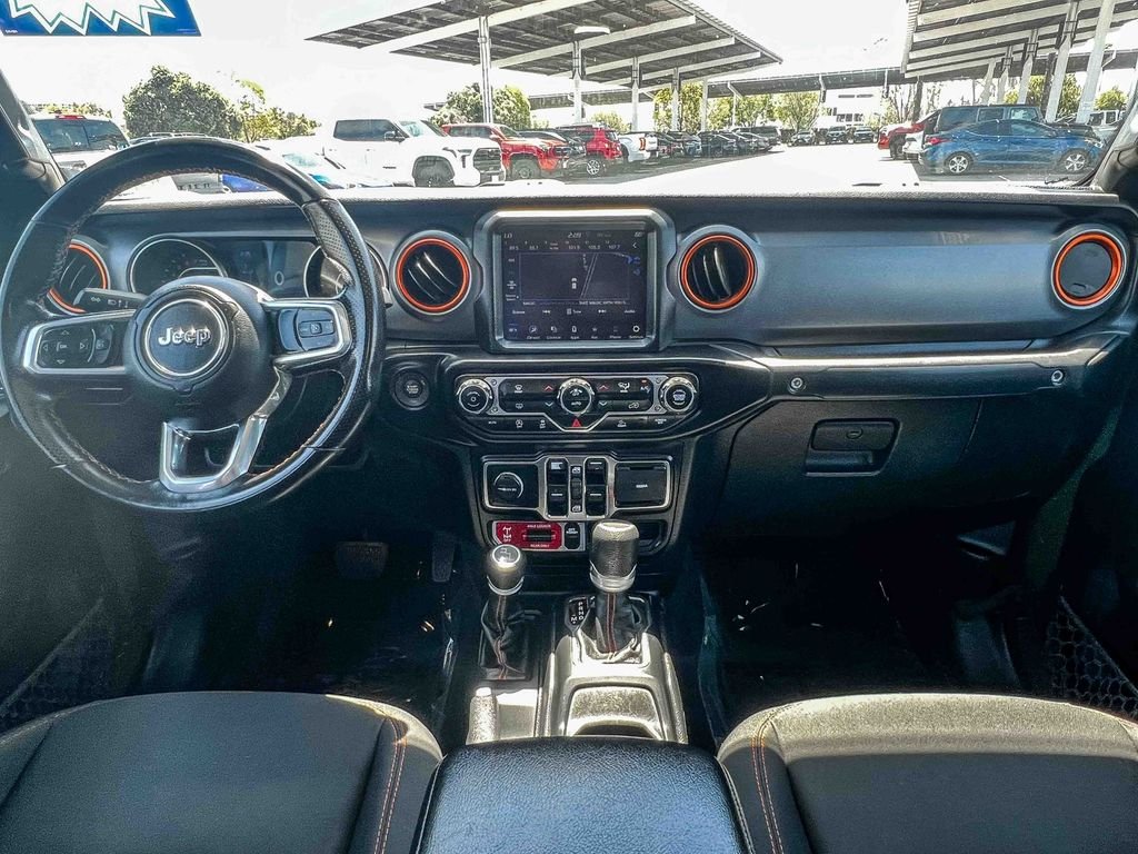 Used 2021 Green Jeep Mojave image 12