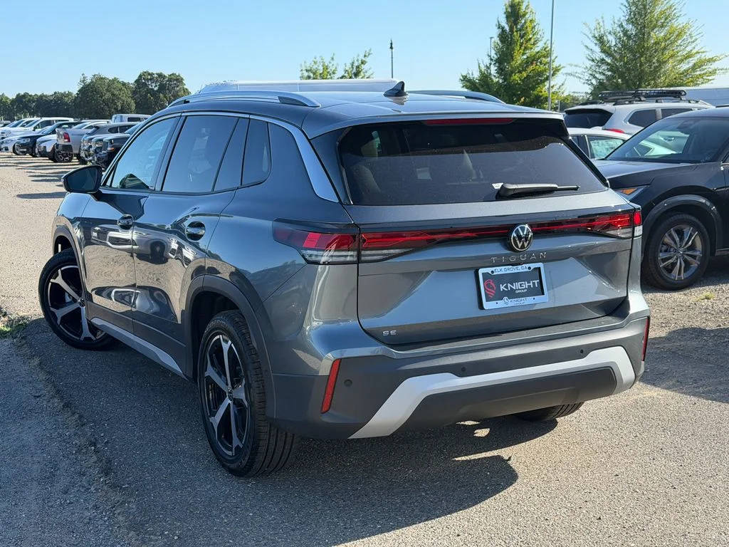 New 2026 Platinum Gray Metallic Volkswagen 2.0T SE image 9