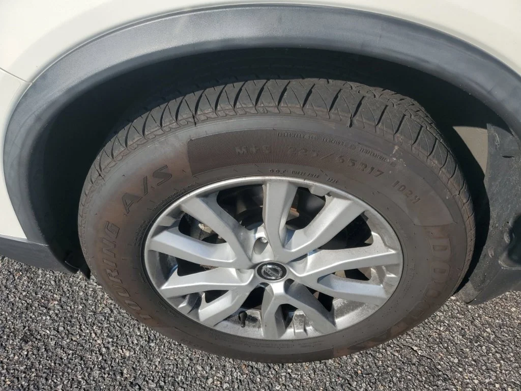 Used 2020 White Nissan SV image 11