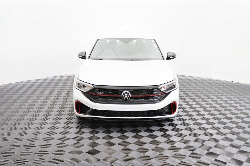 3VW8T7BU0RM015270