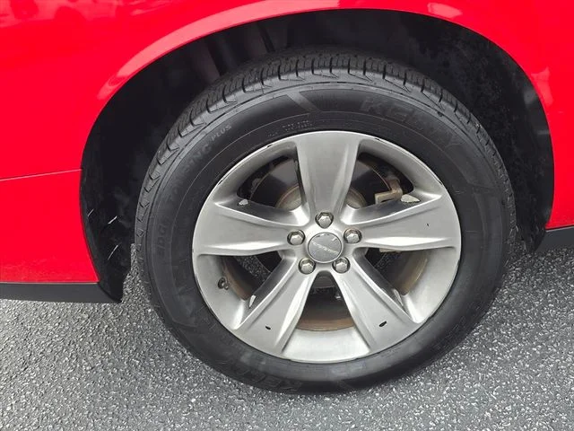 Used 2017 Red Dodge SXT image 31