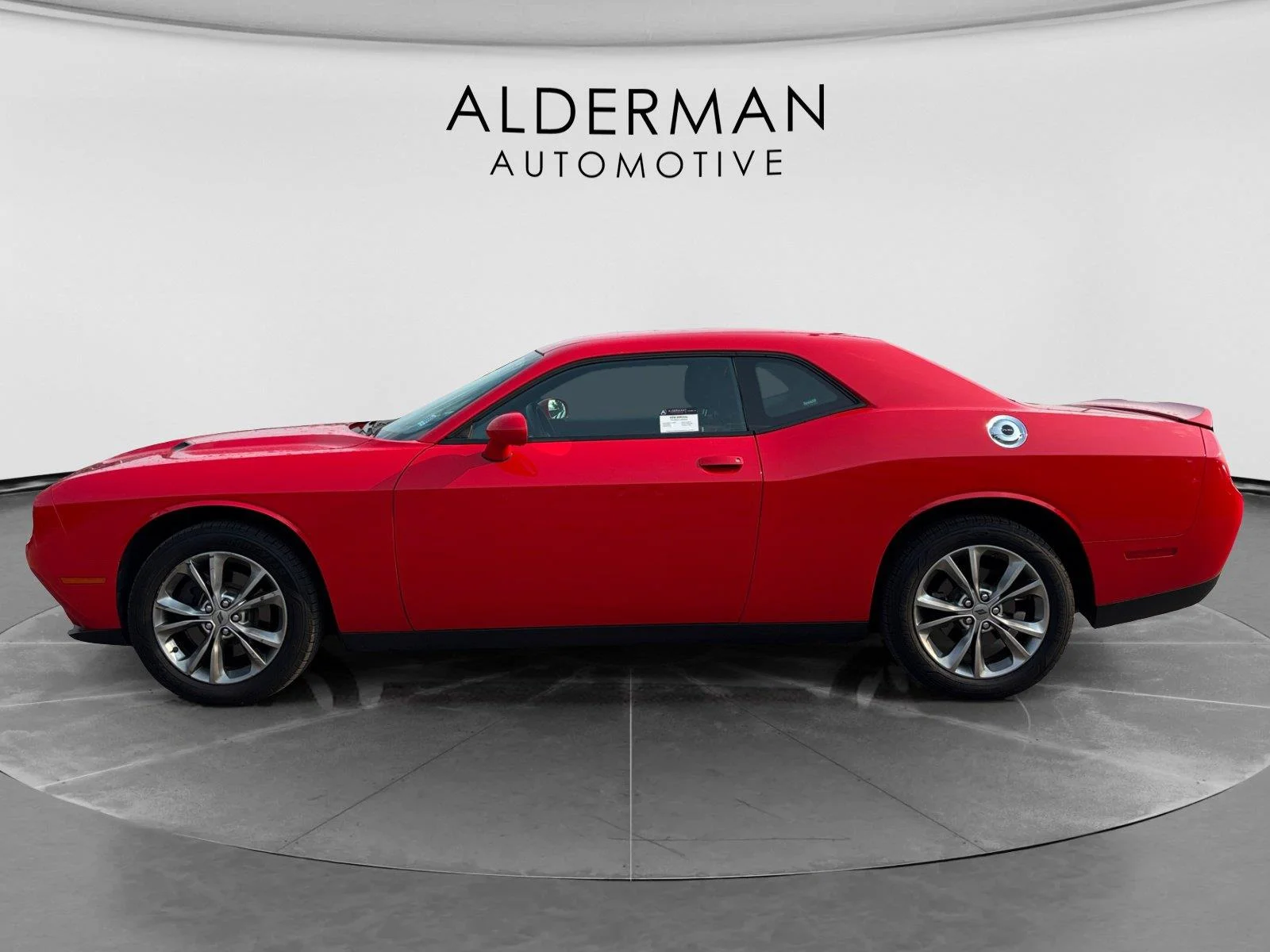 Used 2020 Torred Clearcoat Dodge SXT image 2