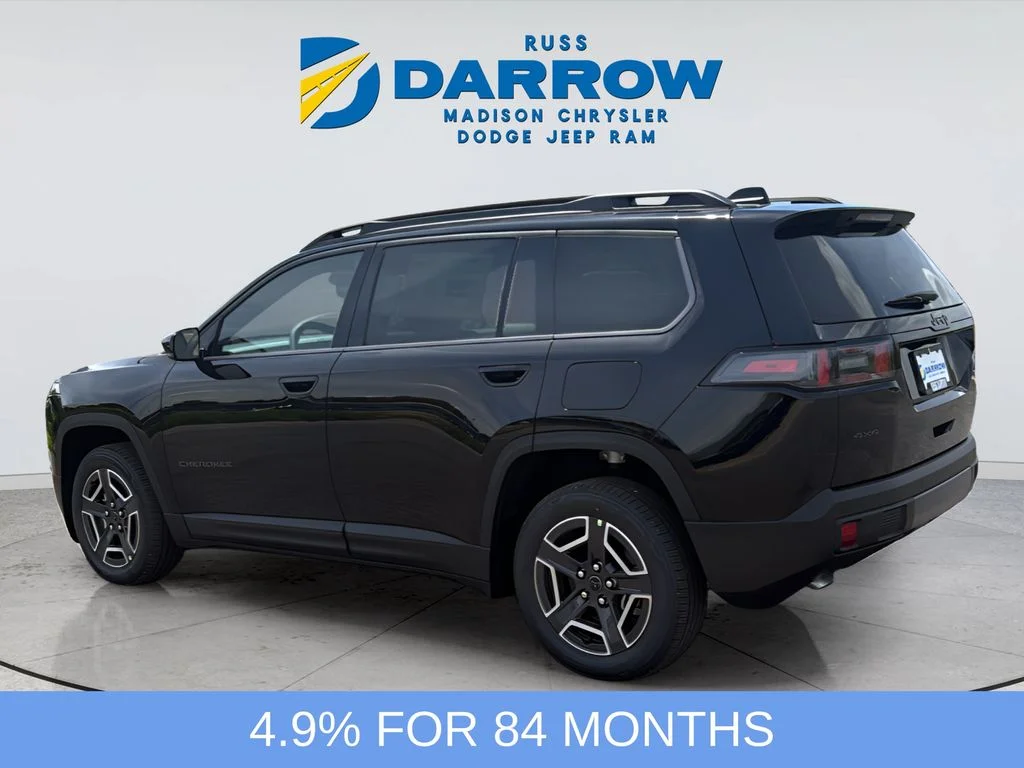 New 2026 Diamond Black Crystal Pearl-Coat Exterior Paint Jeep Limited image 3