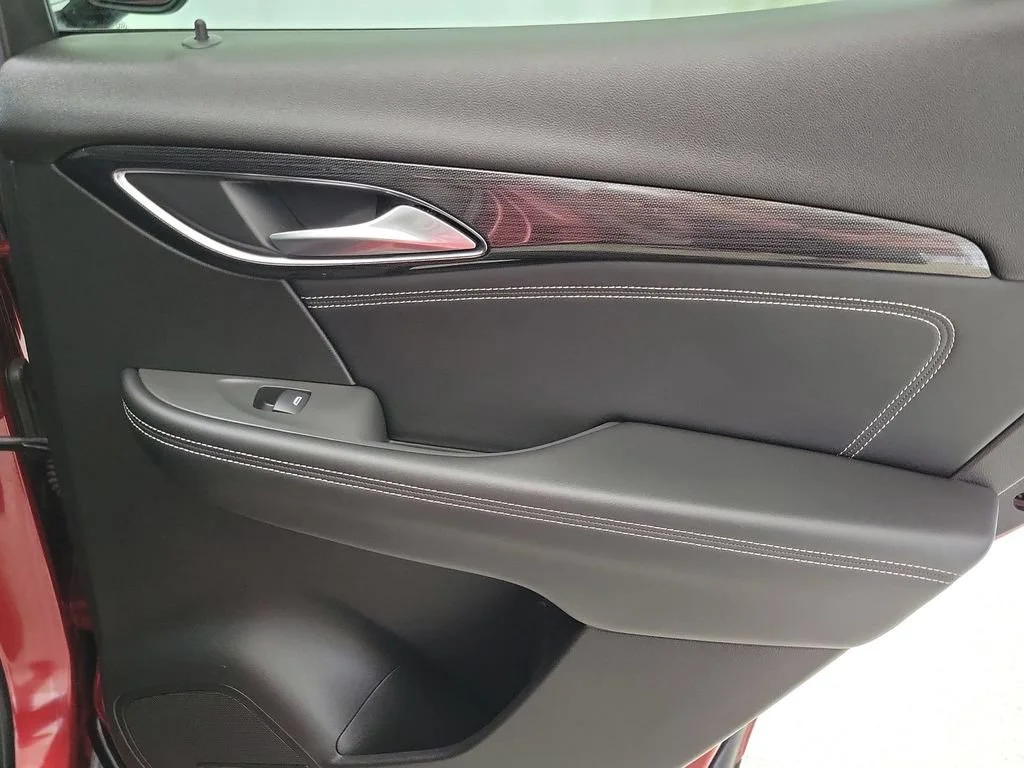 2023 Buick Envision Essence - Photo 23