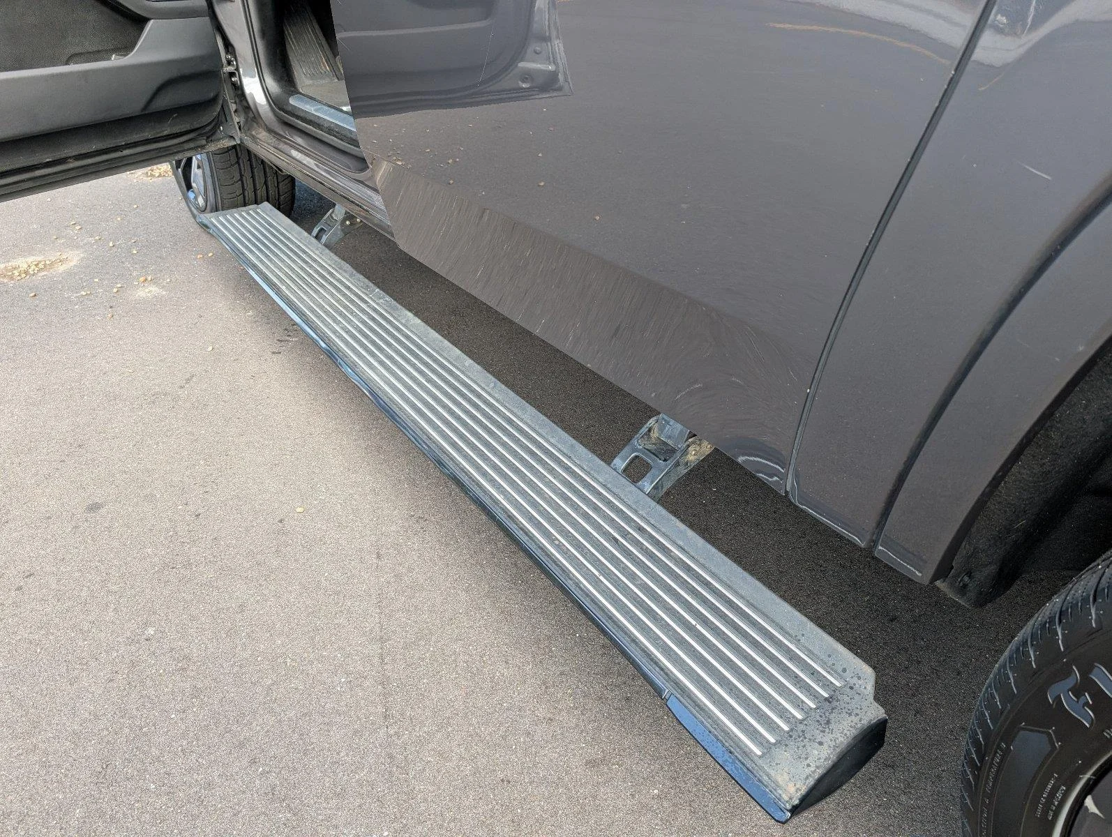 Used 2024 Baltic Gray Metallic Clearcoat Jeep Series II image 13