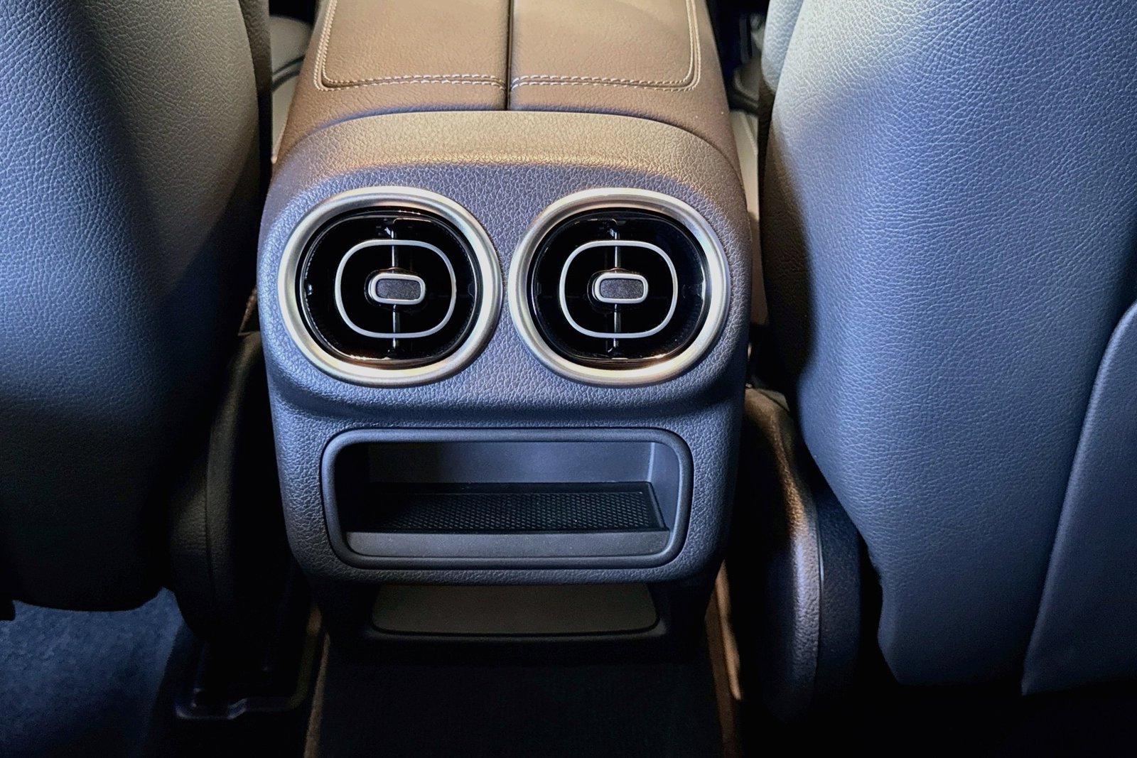 New 2026 Cirrus Silver Metallic Mercedes-Benz GLC 300 image 23