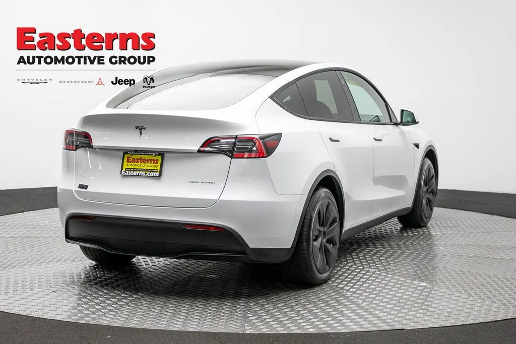 Used 2021 White Tesla Long Range image 5