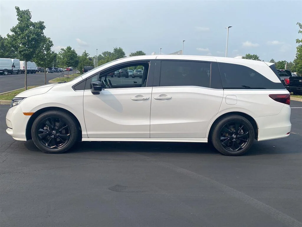 Used 2023 Platinum White Pearl Honda Sport image 10