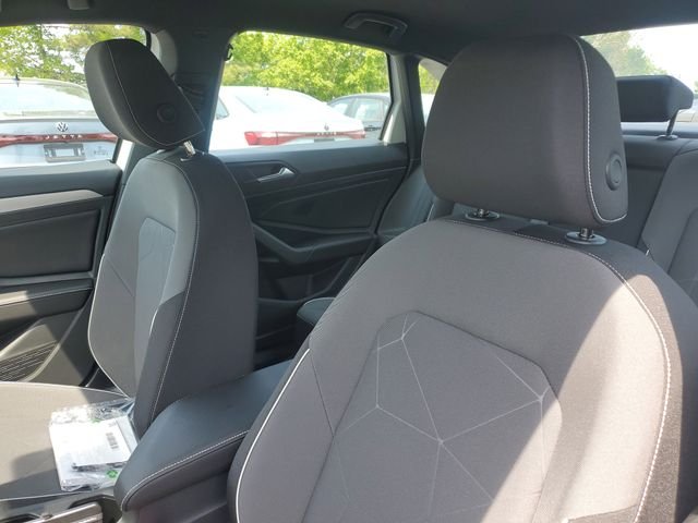 New 2026 White Volkswagen 1.5T Sport image 18