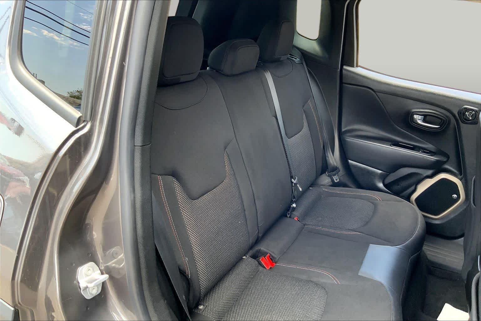 Used 2016 Granite Crystal Metallic Clearcoat Jeep 75th Anniversary image 17