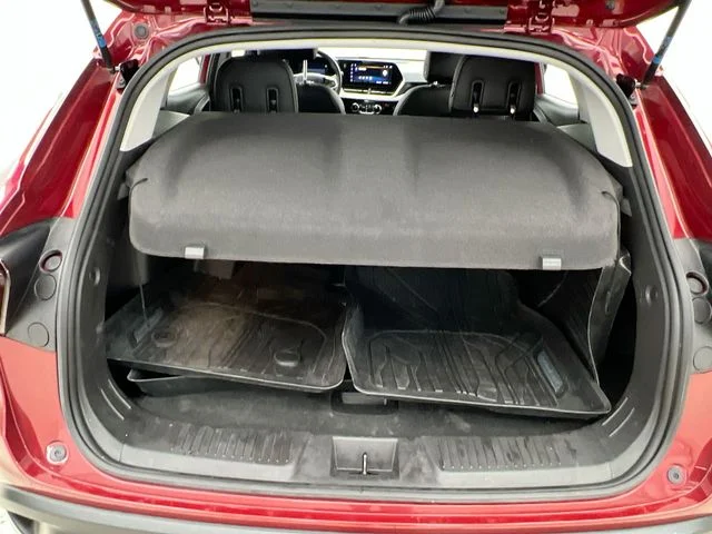2025 Chevrolet Trax LT - Photo 36