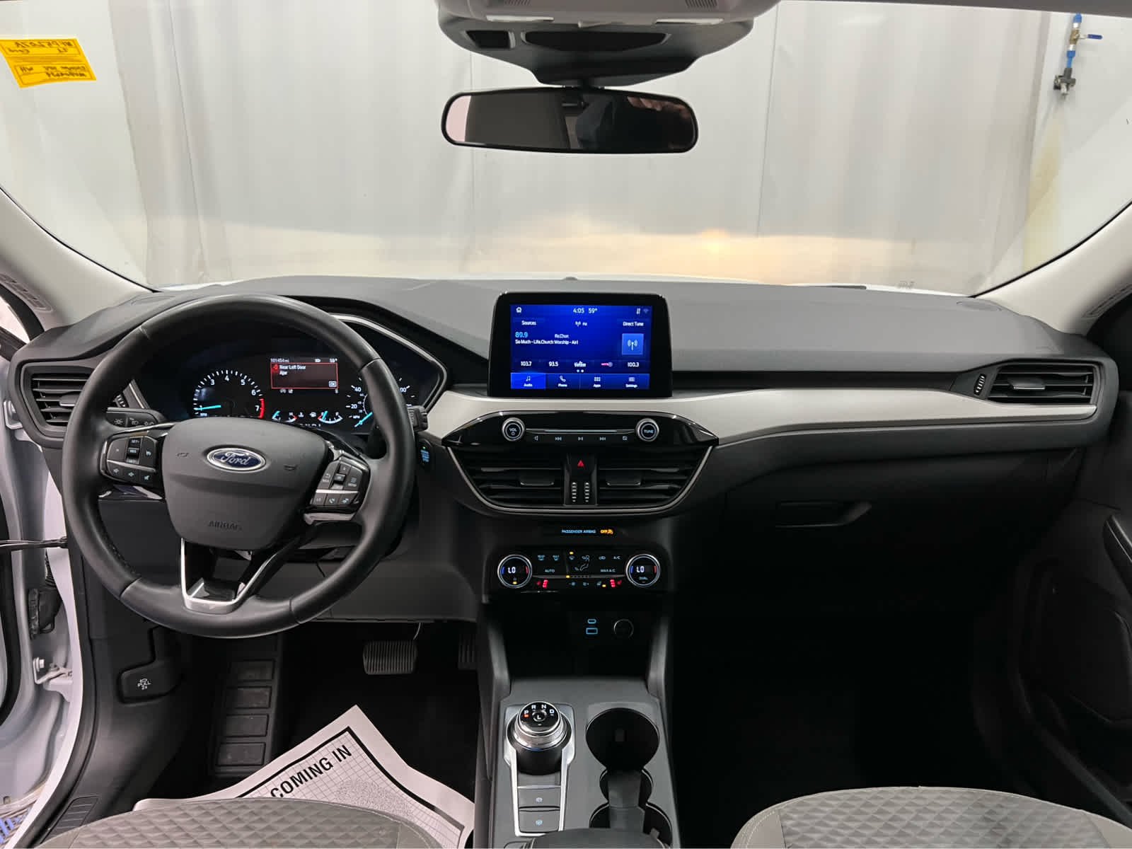 Used 2021 Oxford White Ford SE image 27