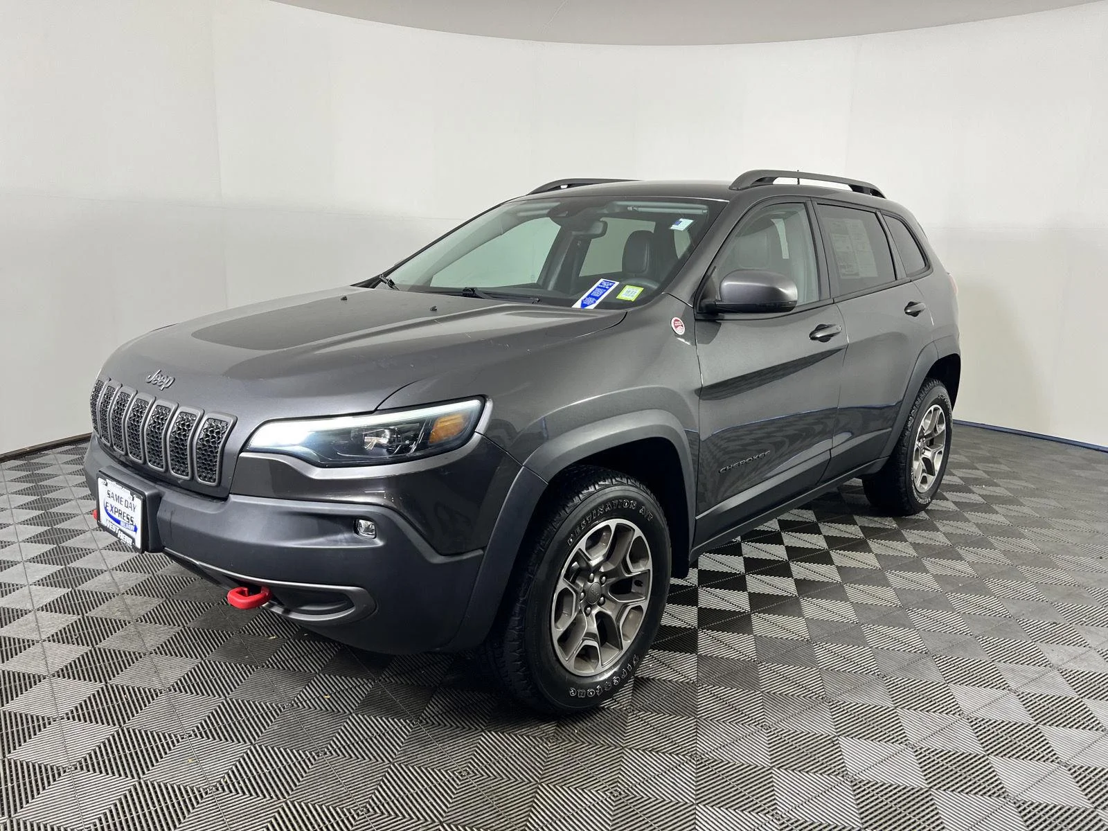 Used 2021 Granite Crystal Metallic Clearcoat Jeep Trailhawk image 7