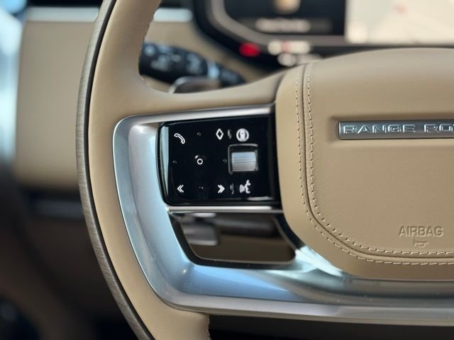 New 2026 Belgravia Green LAND ROVER SE image 25