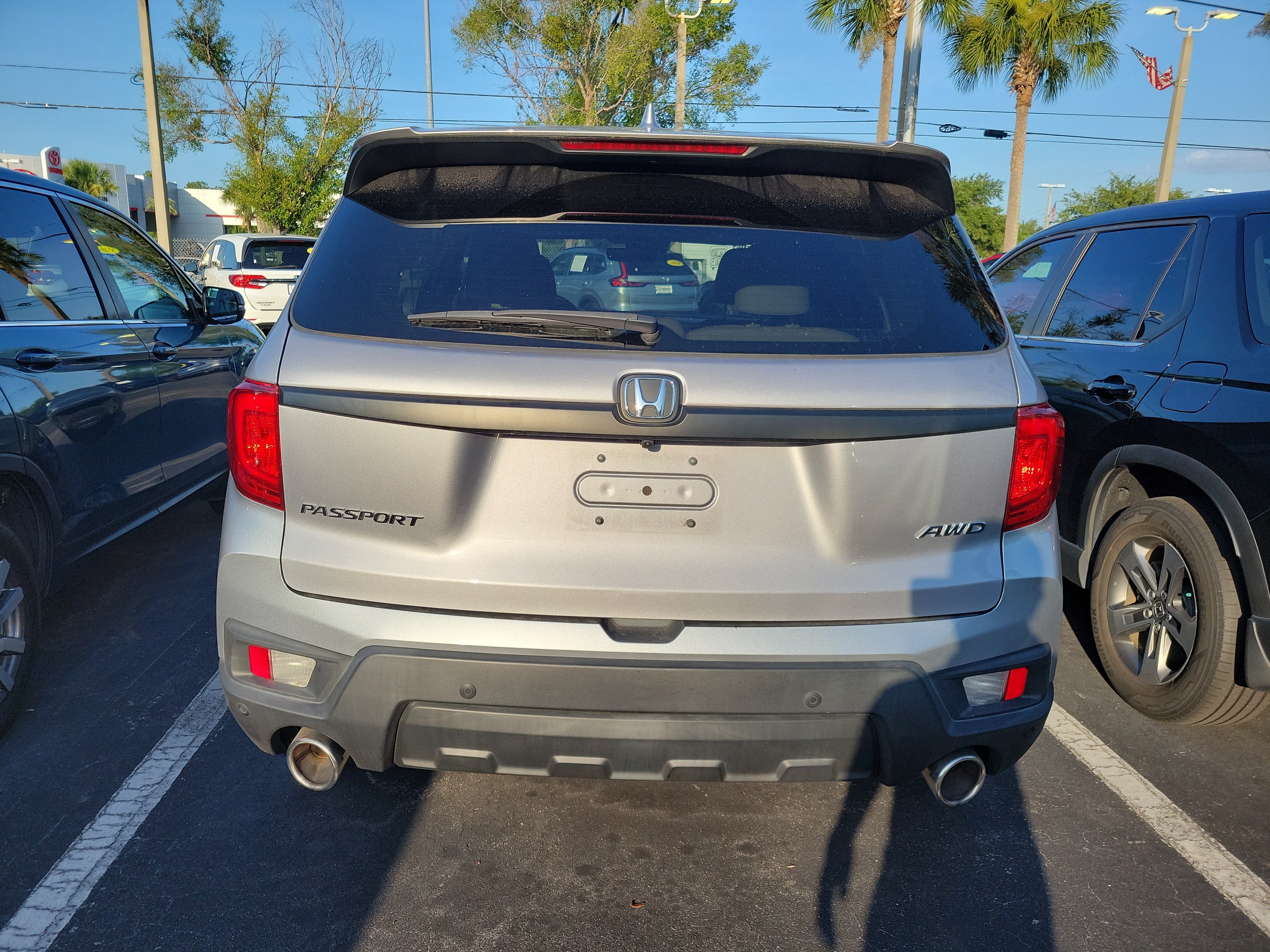Certified Used 2023 Lunar Silver Metallic Honda AWD EX-L image 30