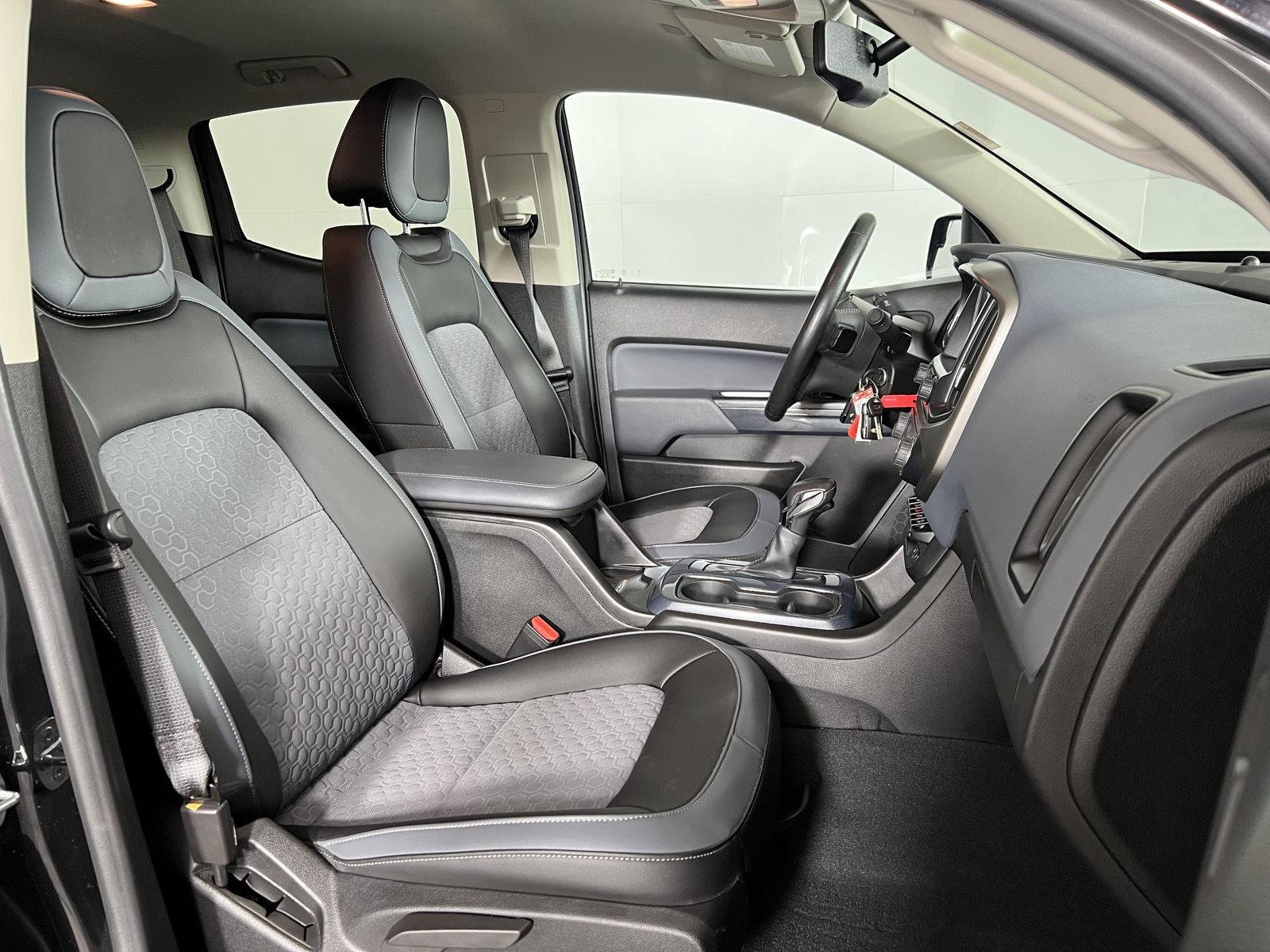 Used 2022 Black Chevrolet 4WD Z71 image 22