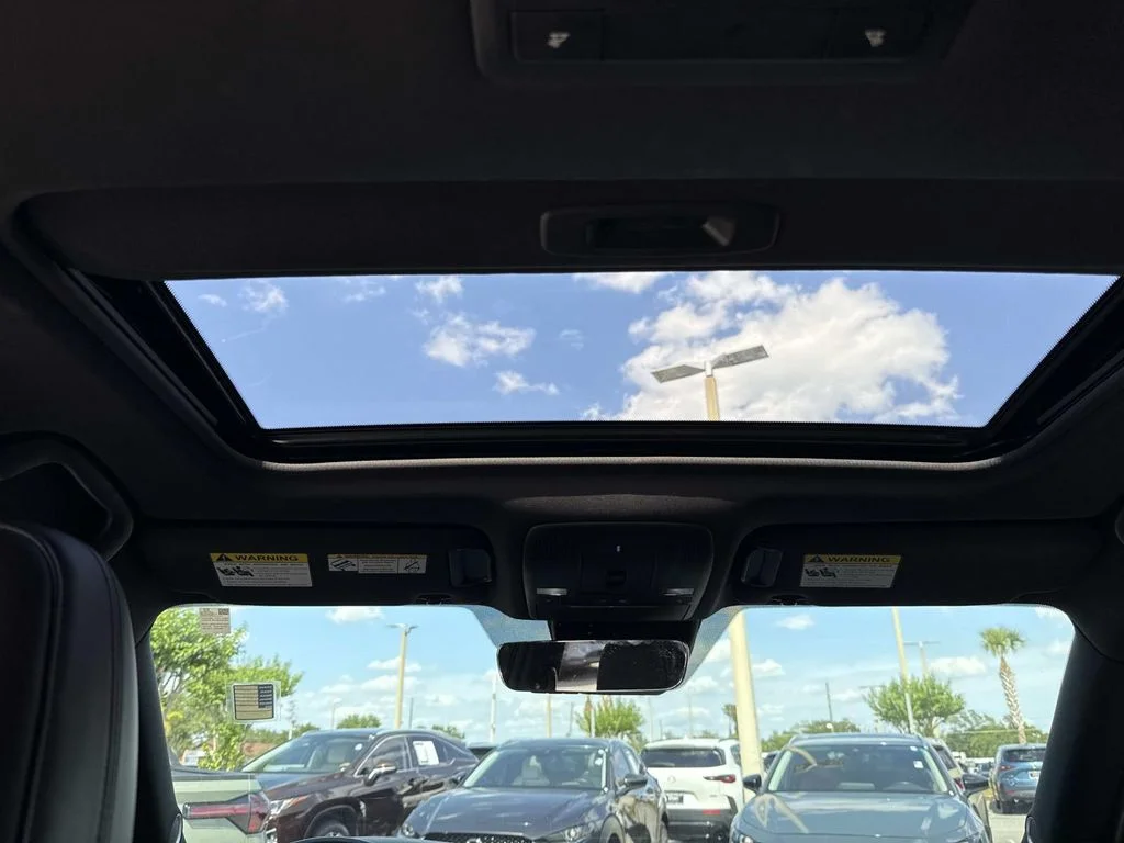 Used 2019 Silver Mazda Signature image 21