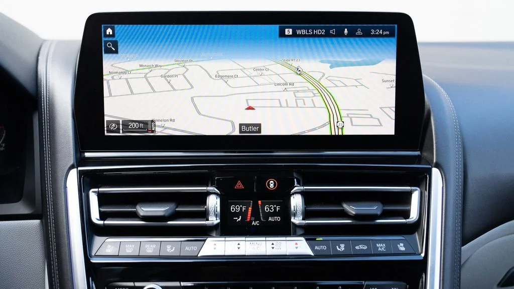 Used 2023 White BMW Competition image 27