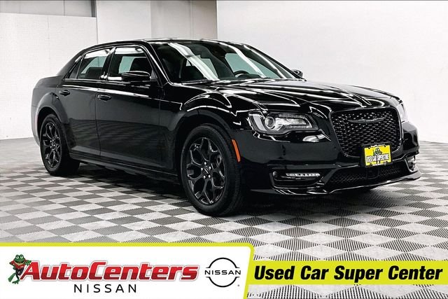 2023 Chrysler 300 Touring L