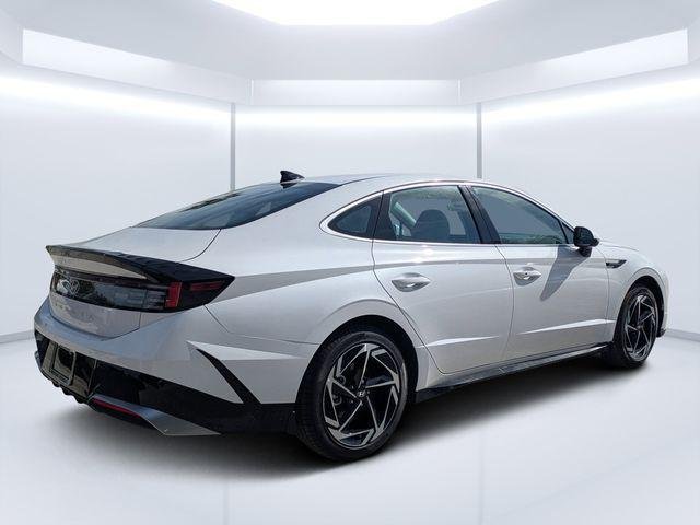 New 2026 White Hyundai SEL Sport image 3