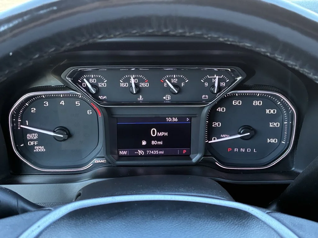 Used 2022 SUMMIT WHITE GMC SLE image 27