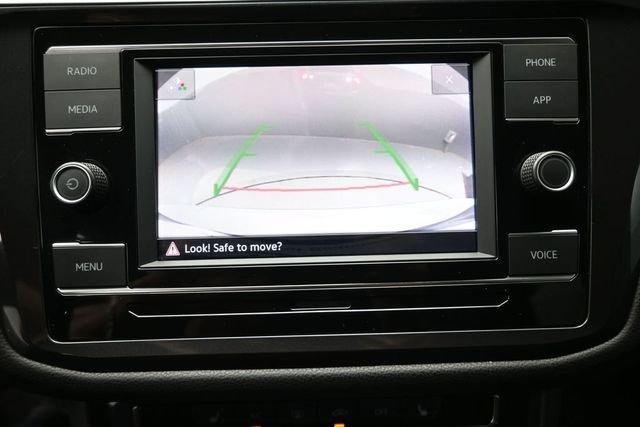Used 2023  Volkswagen 2.0T S image 4