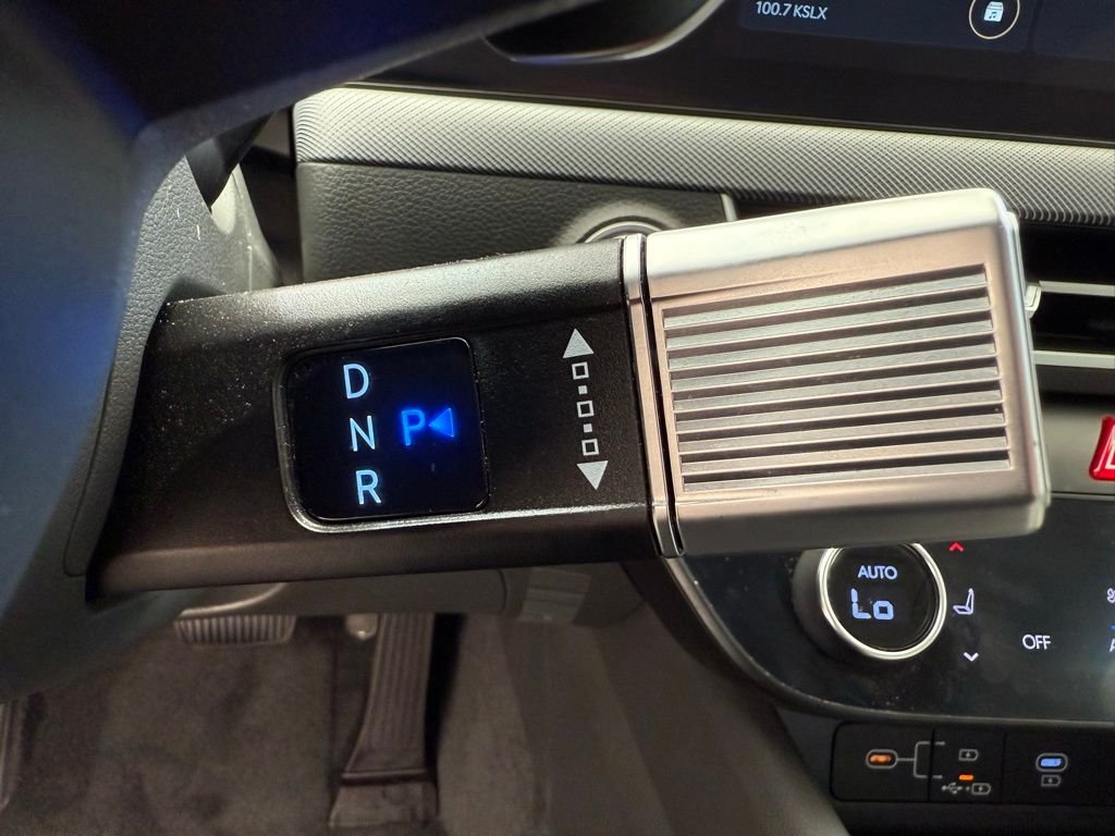 Used 2024 Silver Hyundai SEL image 37