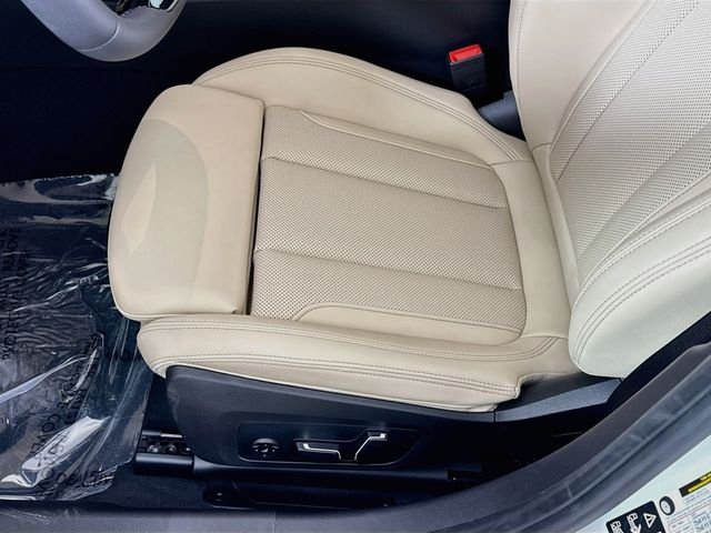 New 2026 White Metallic BMW 330i xDrive image 19