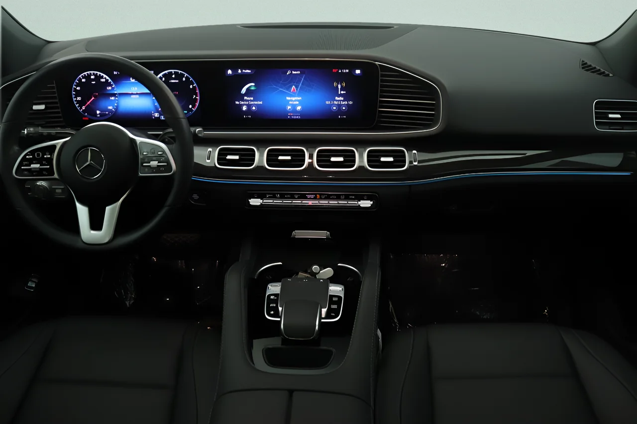 Used 2020 Silver Mercedes-Benz 450 4MATIC® AMG® Package image 7