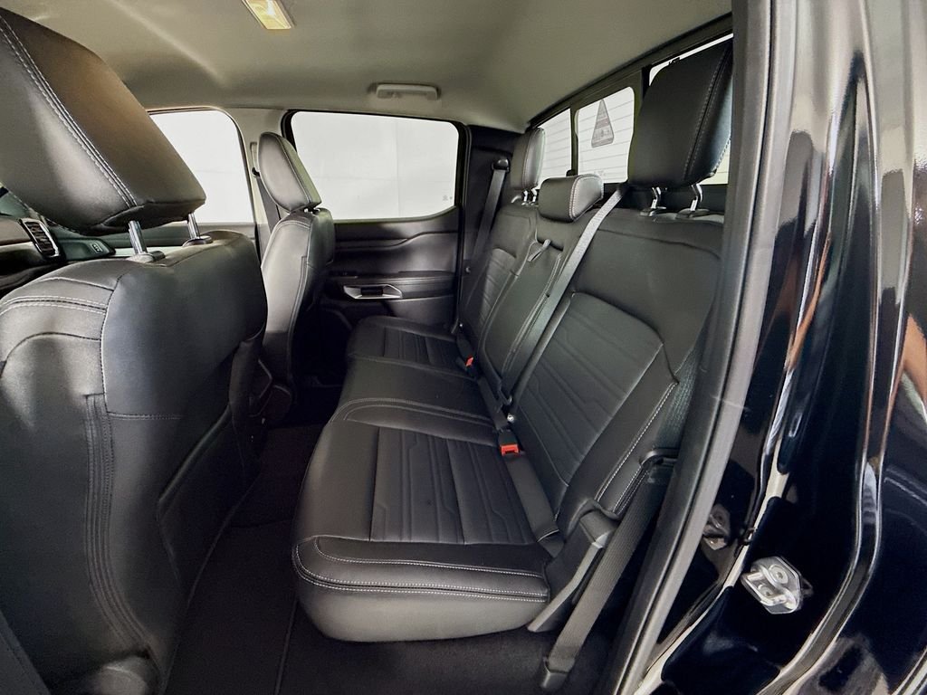 Used 2024  Ford LARIAT image 5