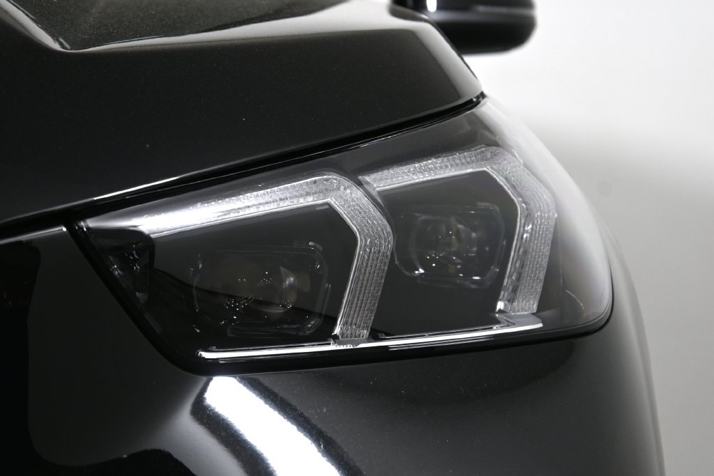 Used 2026 Black BMW xDrive28i image 11