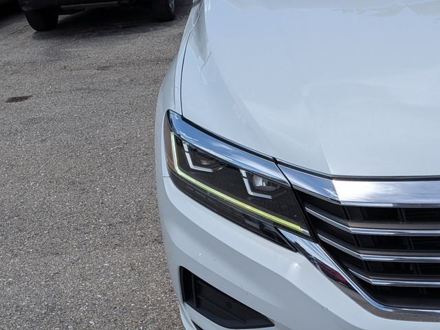 Used 2020 White Volkswagen 2.0T SEL image 10