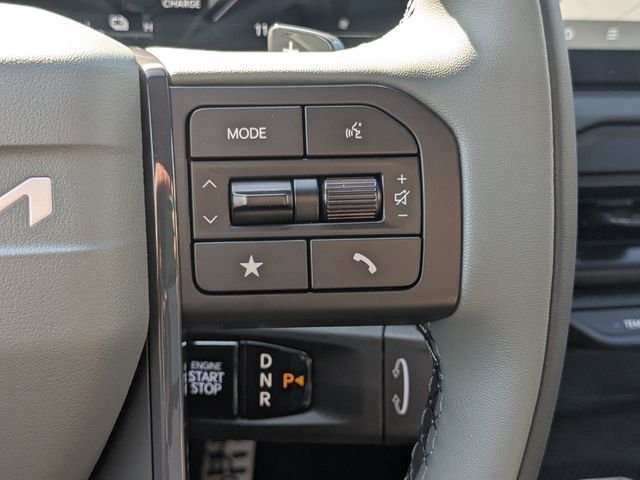 New 2027 Glacial White Pearl Kia X-LINE SX image 28