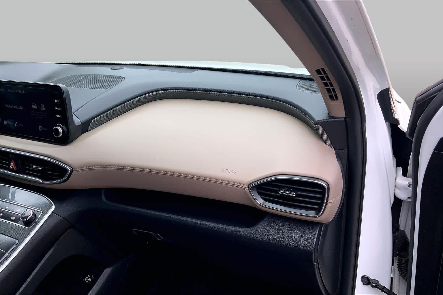 Used 2022 Quartz White Hyundai SE image 19